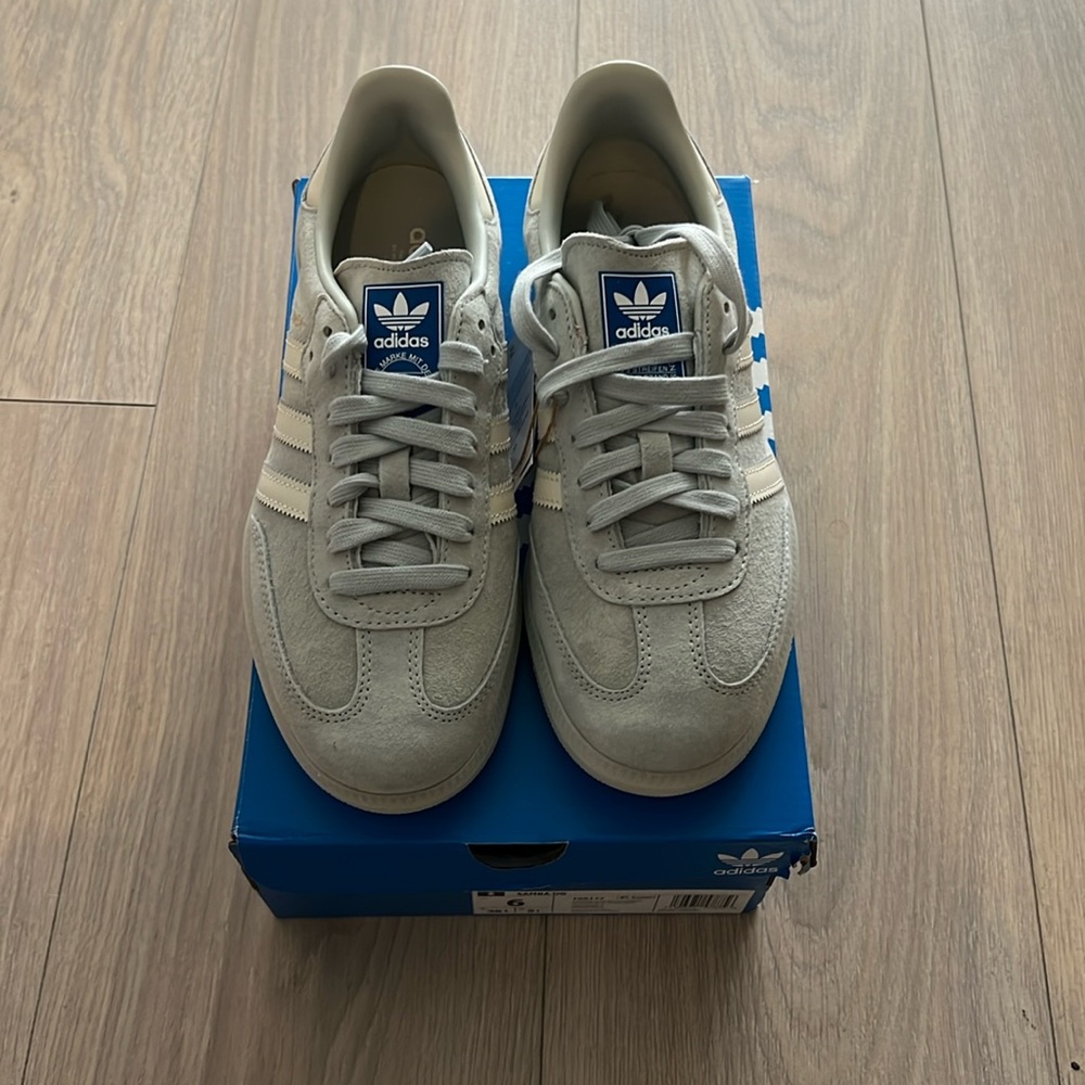 Brand new! Adidas samba size 6 in wonder silver